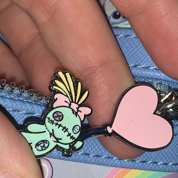 Loungefly Stitch - Picture 4 of 8